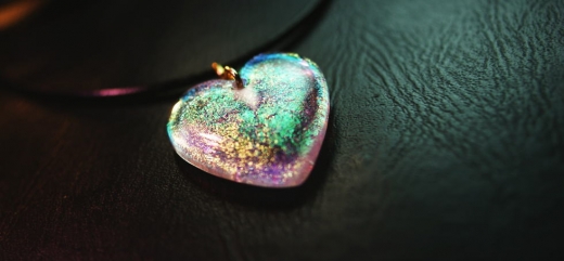 Dichroic heart