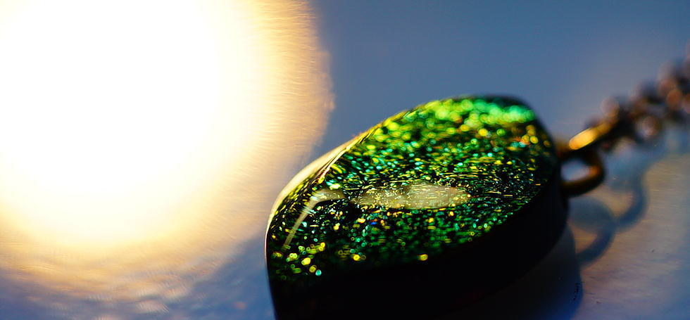 Dichroic chic leaf