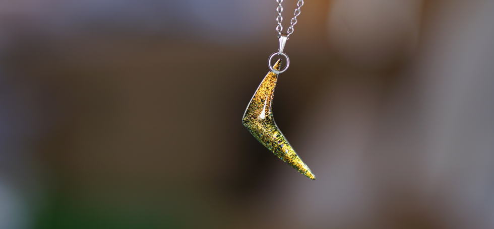 Dichroic Boomerang