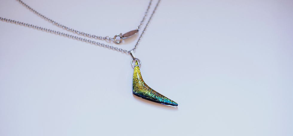 Dichroic Boomerang