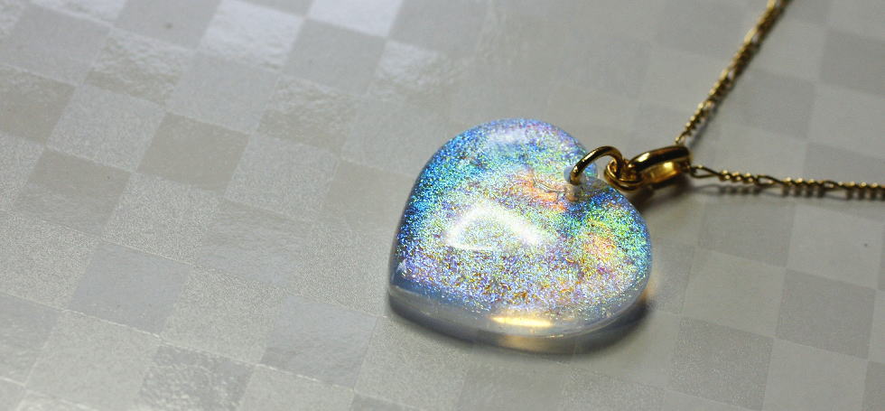 Excellent dichroic heart