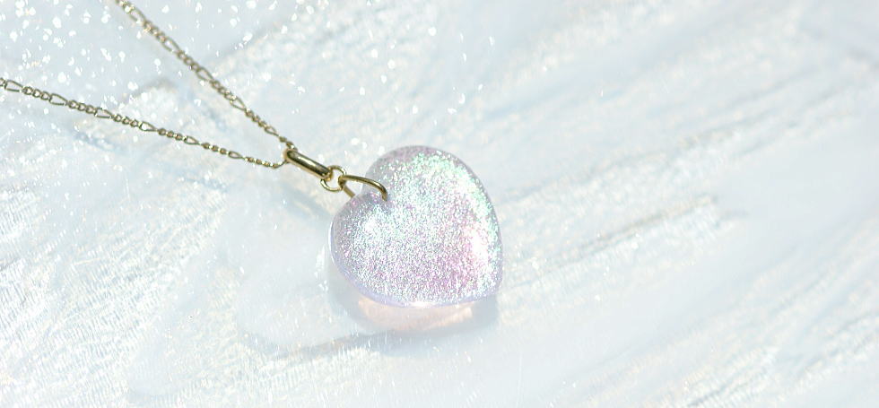 Gentle dichroic heart