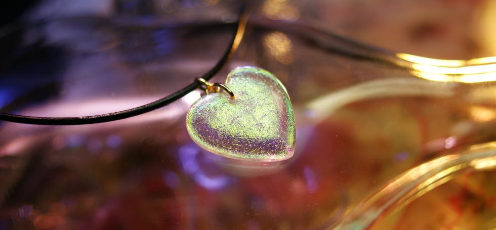 Dichroic heart