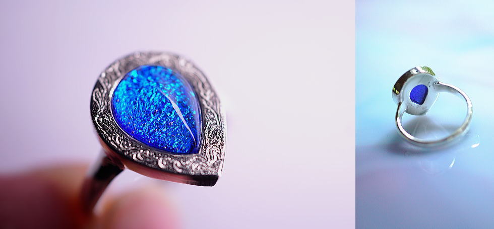 Dichroic engraving ring