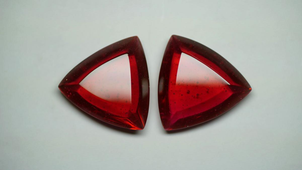 Reuleaux triangle  ～ Ruby red ～