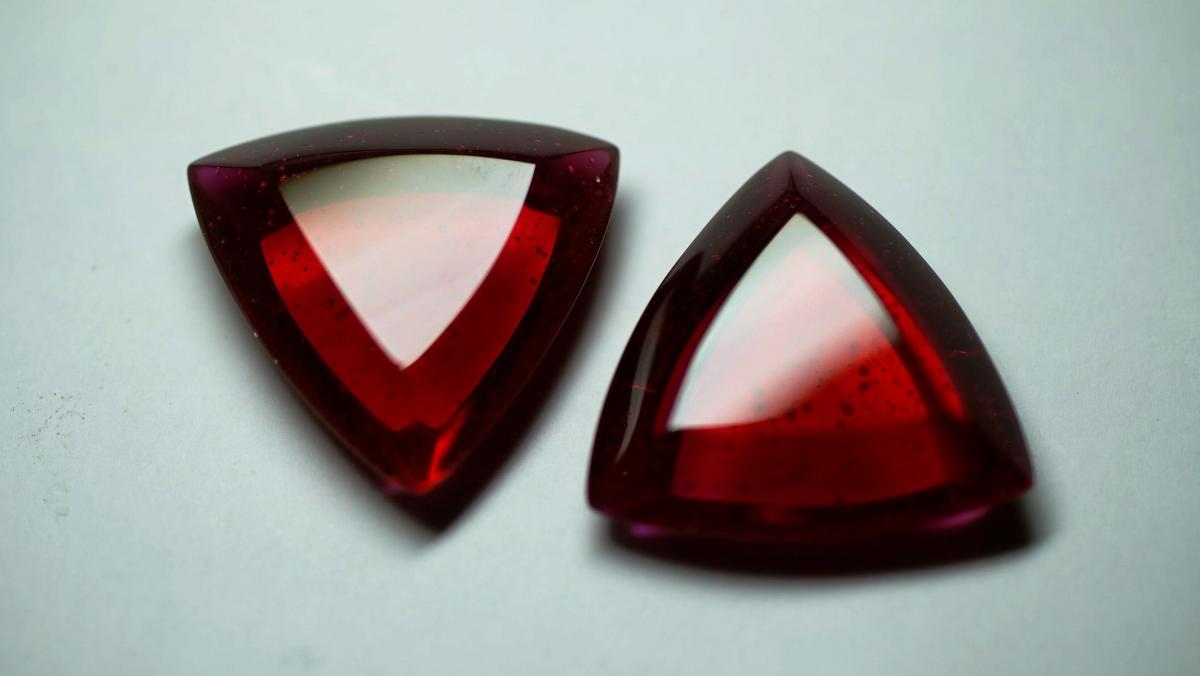 Reuleaux triangle  ～ Ruby red ～